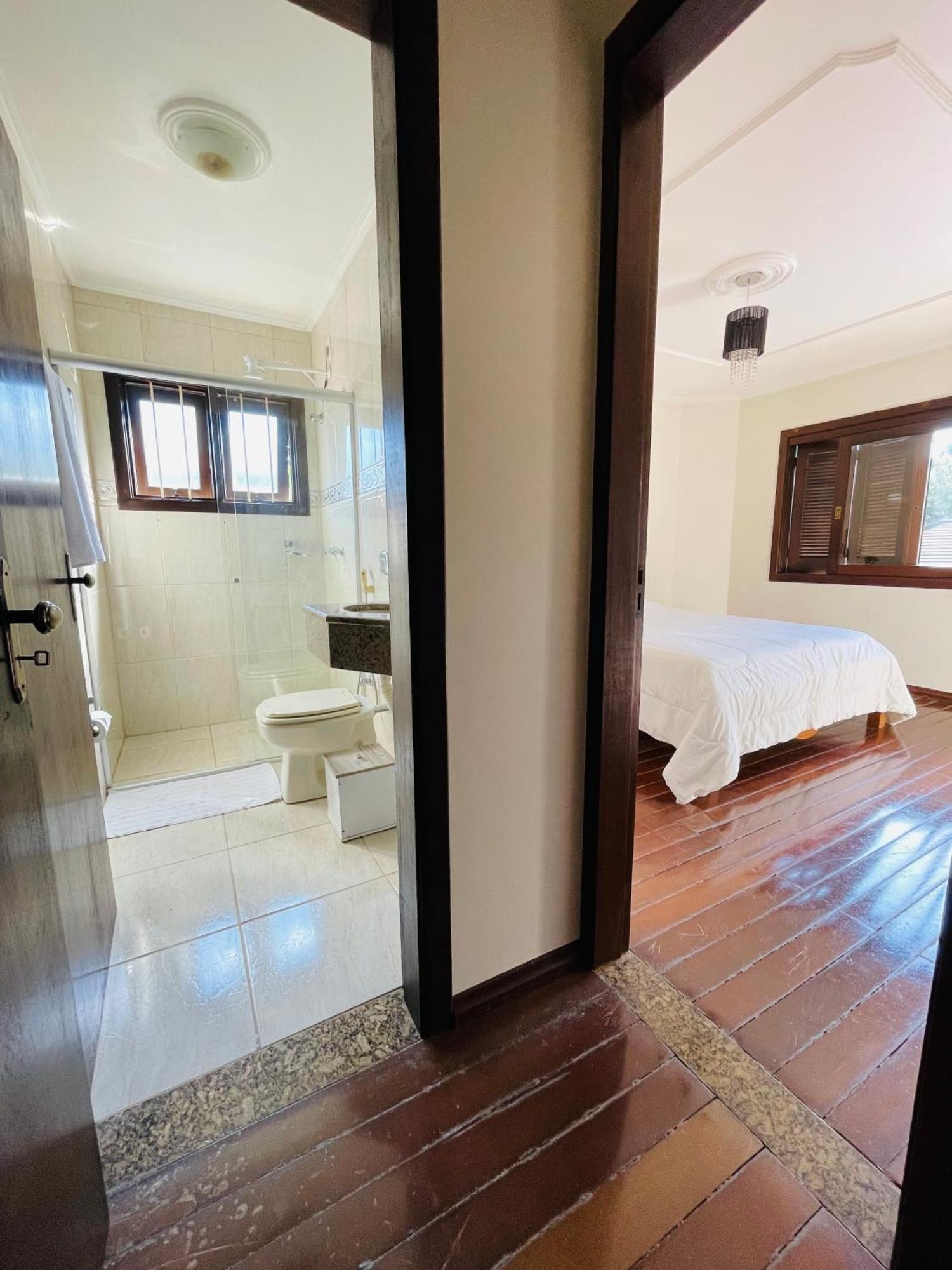 Residencial Pine House Hotel Canela Bagian luar foto